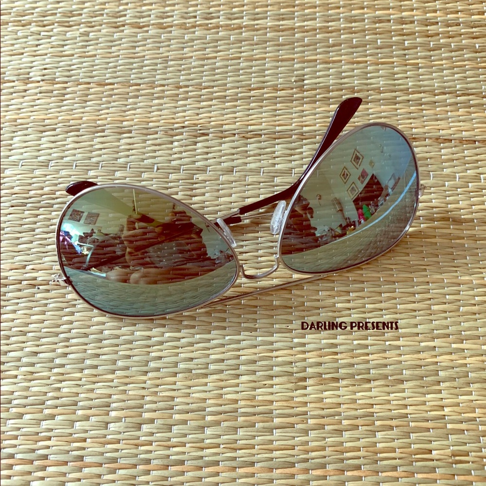 GREEN SILVER FRAME AVIATOR SUNGLASSES